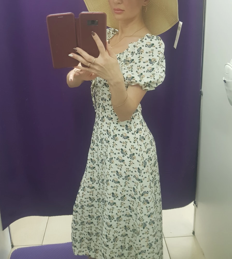 Сарафан просто потрясающий...ткань приятная ,не мнётся.. то что надо на лето..не просвечивает..