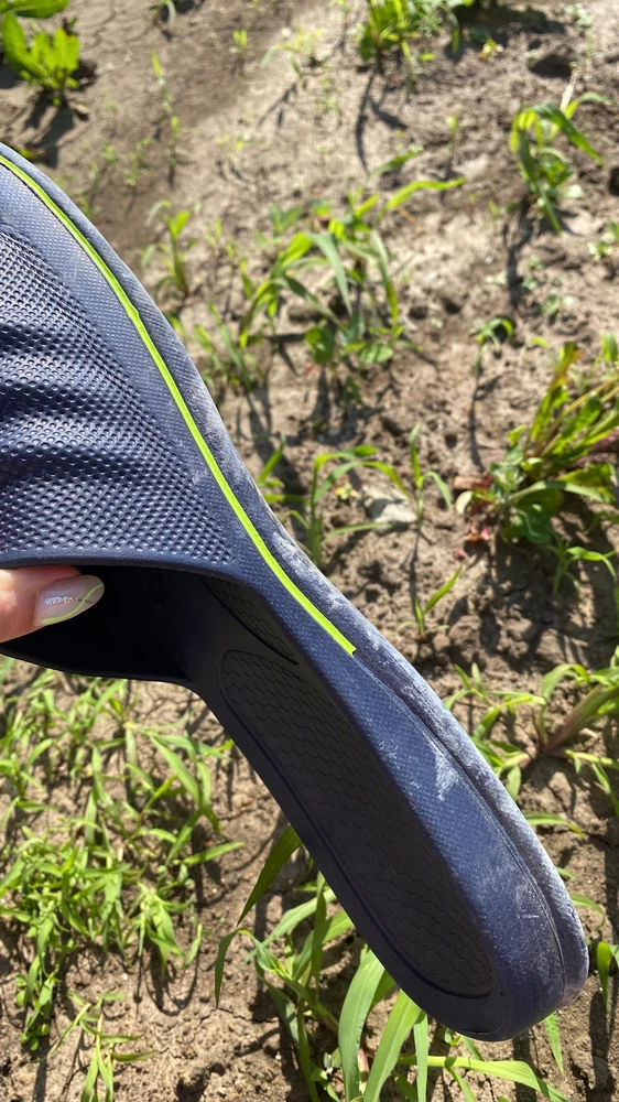 Крепкие хорошие, НО ленточка сразу отпала (( без нее они не такие симпатичные (( а так по размеру подошли , т к брали на размер больше . На высокий взъем тоже подошли