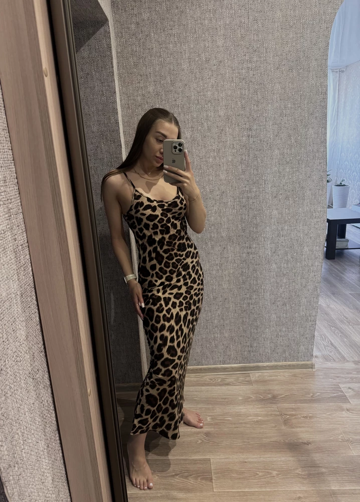 Шикарное платье😍🐆
Качество отличное,легкое,самое то на лето🔥
В подарок положили резиночку,спасибо большое🫶🏻