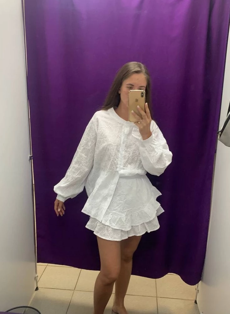 Не понравился как сидит. Качество хорошее. Самый нормальный из всех, что в тот день заказала.