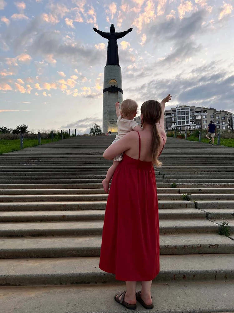 Сарафан - любовь с первого взгляда!
Очень удобно сел, приятная ткань, цвет - восторг!
Ношу не снимая!