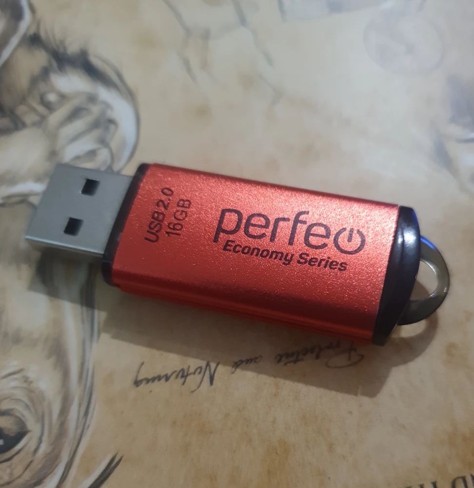 Проработала ровно 9 дней и превратилась в камень. Греется если засунуть в юсб так что можно обжечься.