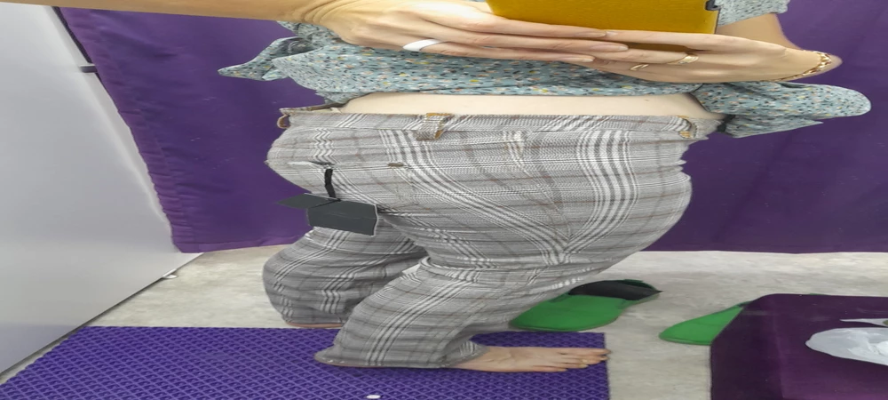 Если бы не низкая посадка ,ну очень низкая ,а с зади не понятно.  У меня топоршится ,плавки видно даже. Размер М соответствует, на от 71см ,об 99см ,норм . И на рост 175см хорошая длина н же косточки.   И молния с переди очень короткая ,не удобно. Мне кажется, что не правильный крой  брюк с зади ,не должно так топорщится, это брак кроя. Поэтому возврат..