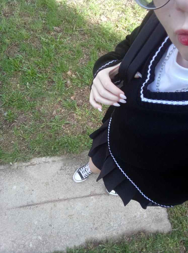 офигенная юбка, ей уже два года, при регулярном ношении все равно выглядит как новая, всем рекомендую 💋💋