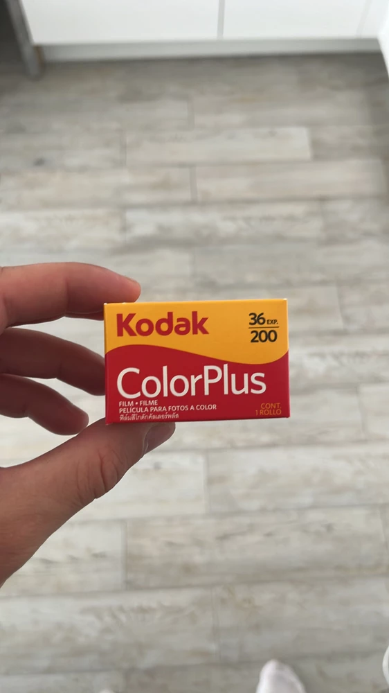 Пришла не та пленка , которую заказывали. Заказывал Kodak gold. Не советую продавца!