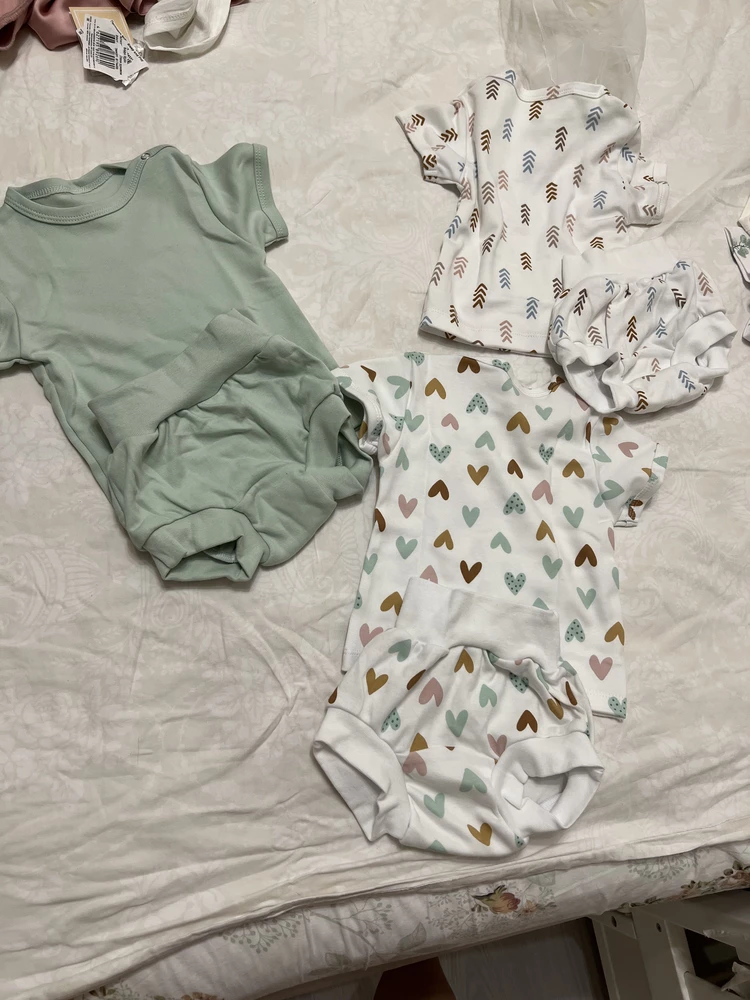 Хорршие футболочки, взяла ещё и такие же трусики, чтобы был комплект