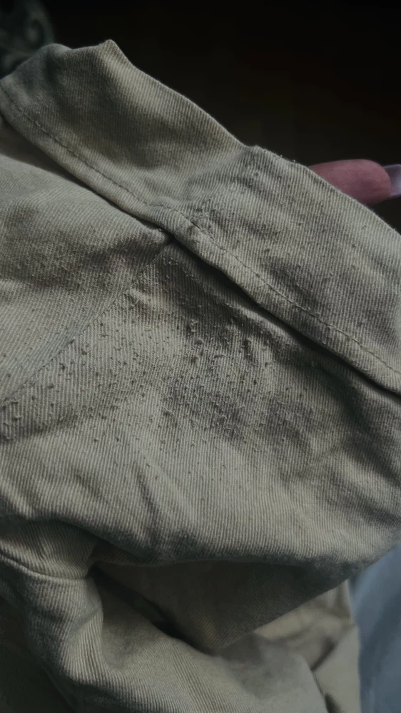 Удобные, но катышки на внутренней части бедра образовались моментально после одной носки