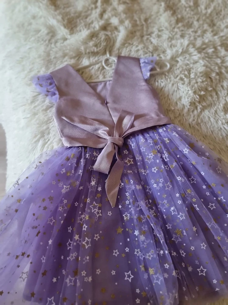 Очень милое платьице , кукольное ) для летних детских праздников отлично подходит. Дочке очень понравилось.