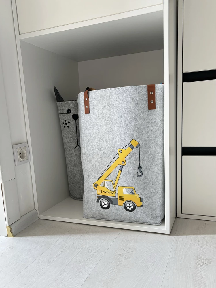 Классная корзина, очень вместительная и крепкая. Удобно что есть ручки. Спасибо!