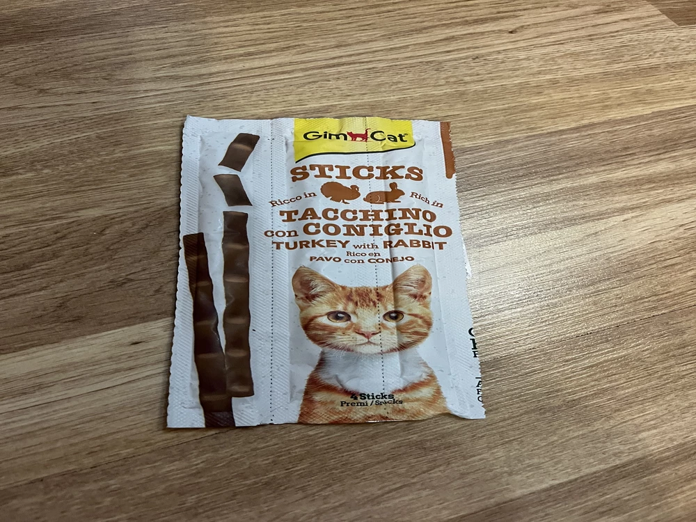 Отличные лакомство, кошка с удовольствием поела и еще добавки спрашивала ,будет еще покупать и баловать.