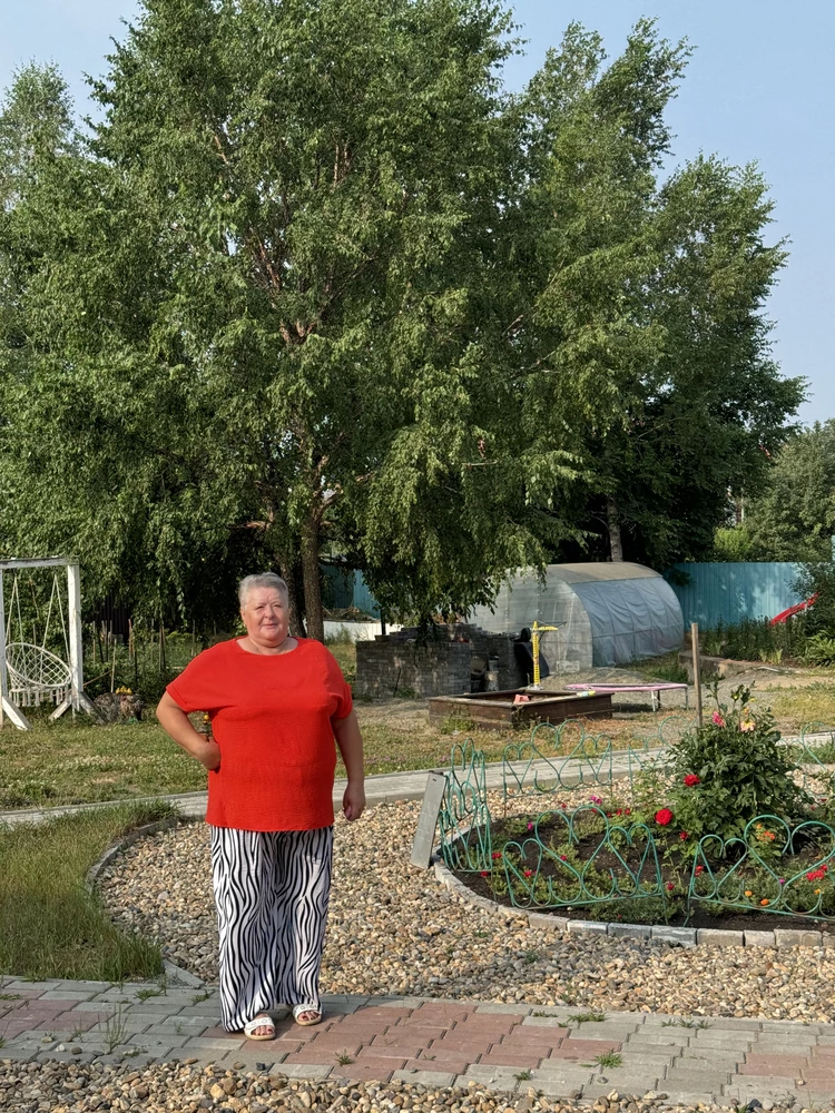 Блуза хорошая, лёгкая. Брала маме в отпуск. Хорошо села, размер в размер. ❤️