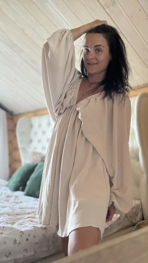 Платье 💣 легкое , воздушное, но при этом очень элегантное ! Чувствую себя в нем 👑 ! Не просвечивает, низ с подкладкой, идет в размер !