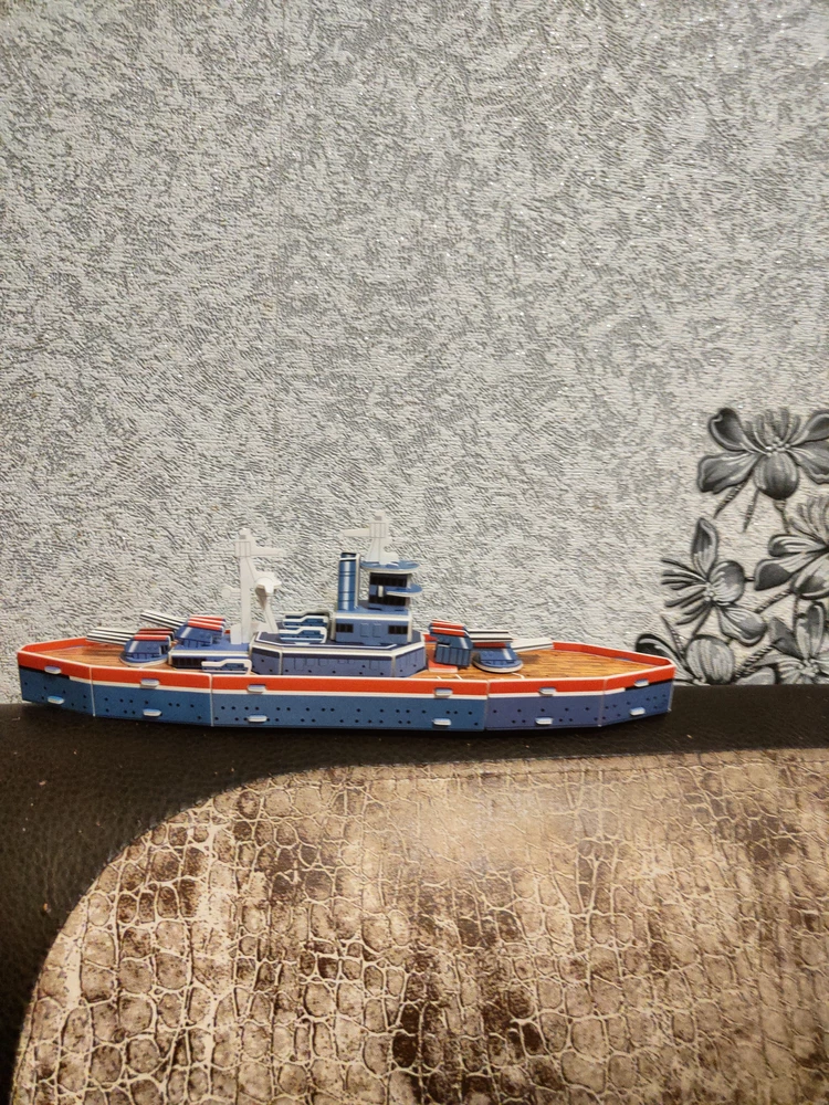 Отличный конструктор, увлекательный. Сыну очень понравилось собирать, по инструкции всё понятно. Упаковано хорошо, всё целое.