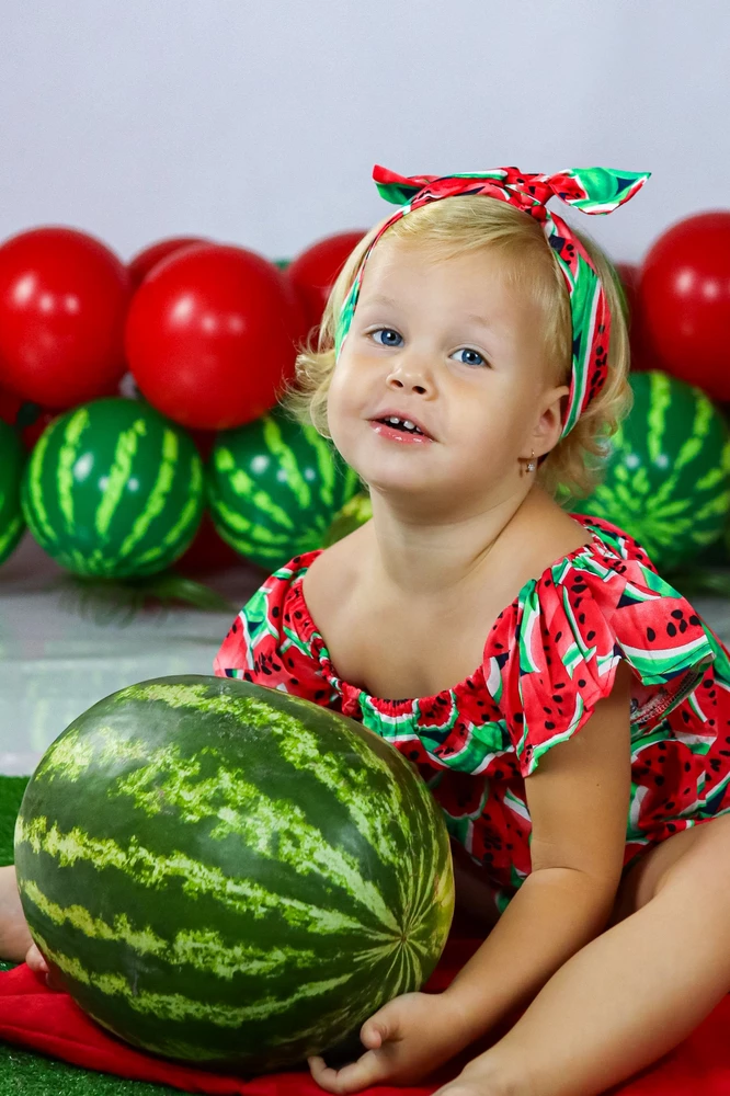 Боди супер, заказала 5шт. разного размера, для фотосесси 😍🍉📸
Дочка не хотела снимать 😂