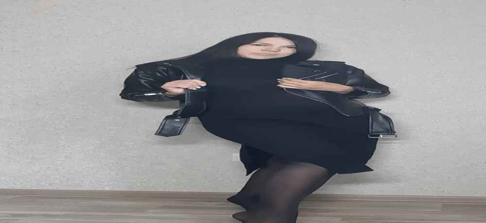 Очень мягкое и уютное платье, выгодный фасон скрывает недостатки фигуры. Взяла на осень,  удобное и стильное. Ткань приятная к телу