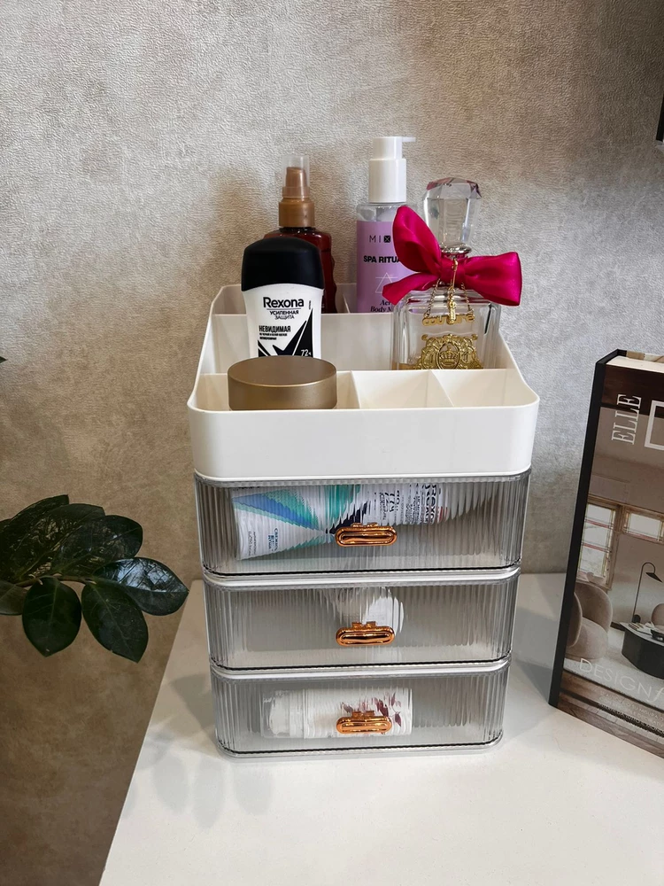 Большой органайзер, уместилось все, еще и место осталось, качество супер