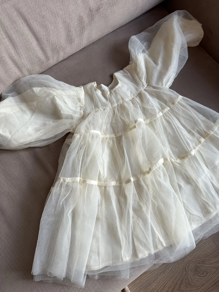 Купила платье для дочери. Швы ровные, подклад похож на хлопок👍Все соответствует картинке,спасибо