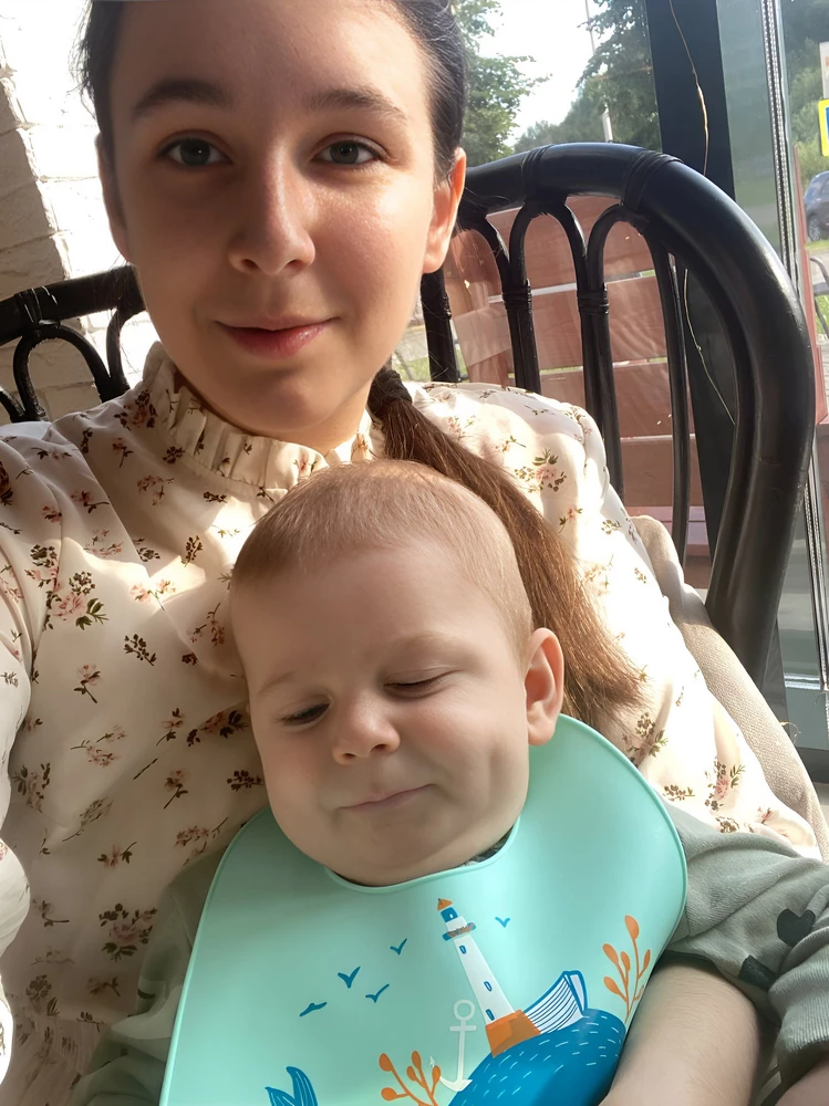 Классный нагрудник, мягкий, удобный