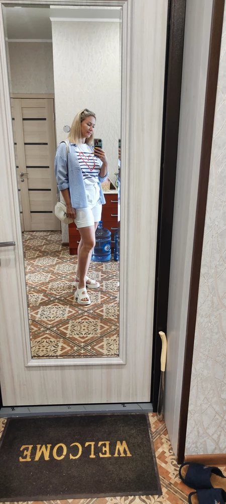 Вроде хорошие шорты, в носке еще не были, купила для поездки на море. С начала заказала эти и подумала что они мне маловаты 46р, потом решила заказать побольше и заказала 48 а пришли такие маленькие что я их только до колен смогла натянуть, и совсем другой фирмы h&м, непонятно что это было, пришлось эти оставить