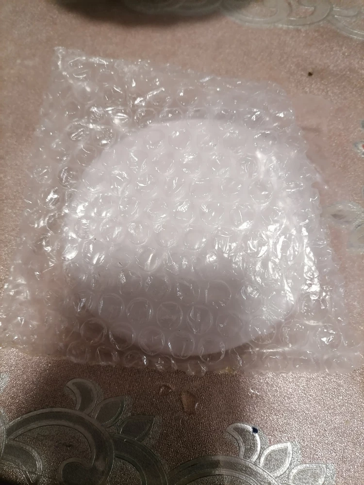 Отличное зеркало, не пластик, увеличивает замечательно, без очков вижу всё.