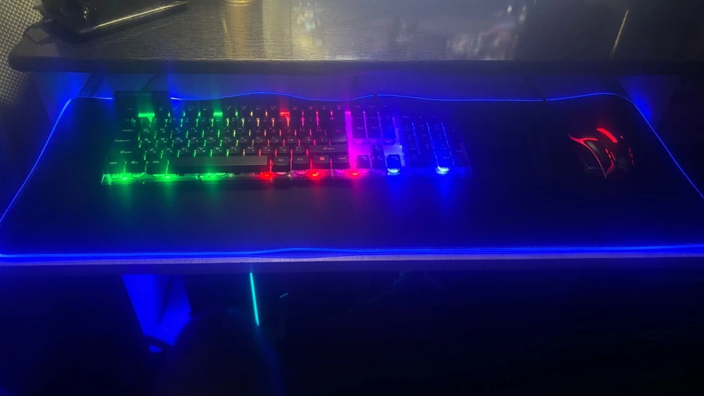 Отличный коврик. Цвета меняются. Всем советую 👍