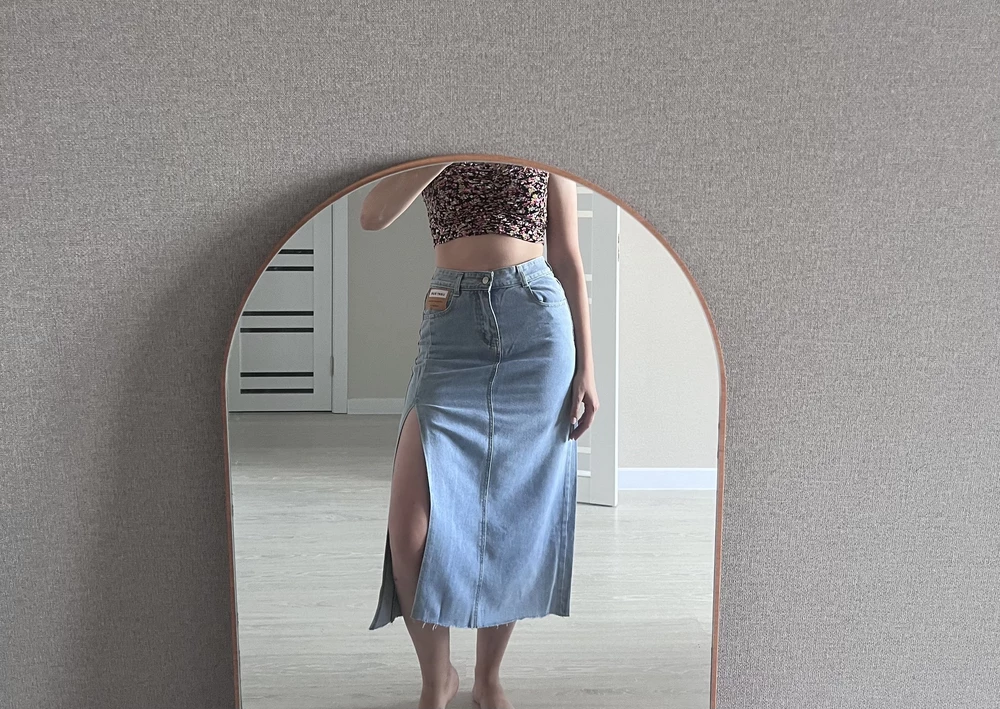 Юбка пришла быстро,качествво на высоте ,джинса приятная к телу не хочется снимать.Очень красиивая юбка,спасибо прадавцу, рекомендую, размерная сетка соотвествует - размер сел просто идеально!