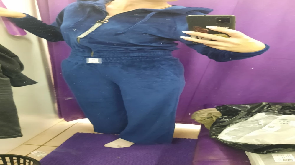 Отказалась в пользу другого цвета, а так идеально.