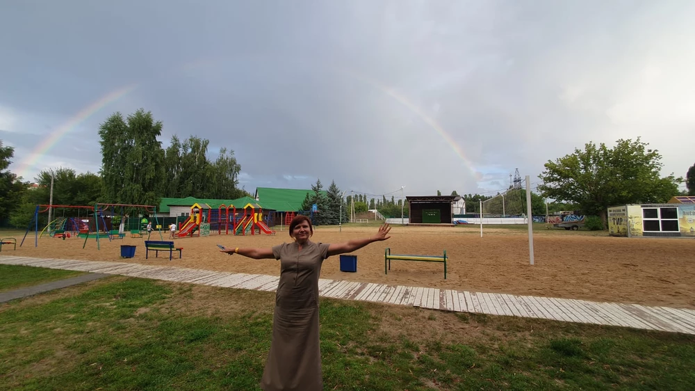 Платье очень понравилось, село отлично, в жаркую погоду самое то. Хоть на праздник, хоть на пикник. Рекомендую к покупке.