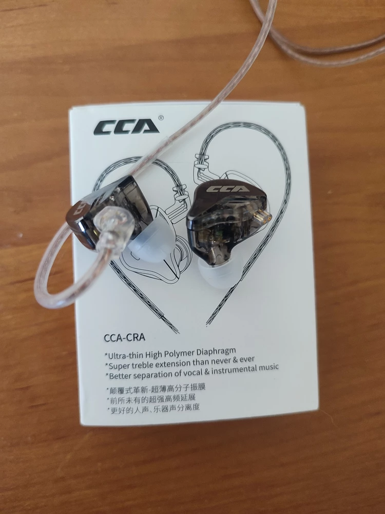 Наушники превосходные, звук чистый бассов хватает, брал для игр и музыки, не пожалел всем советую 👍