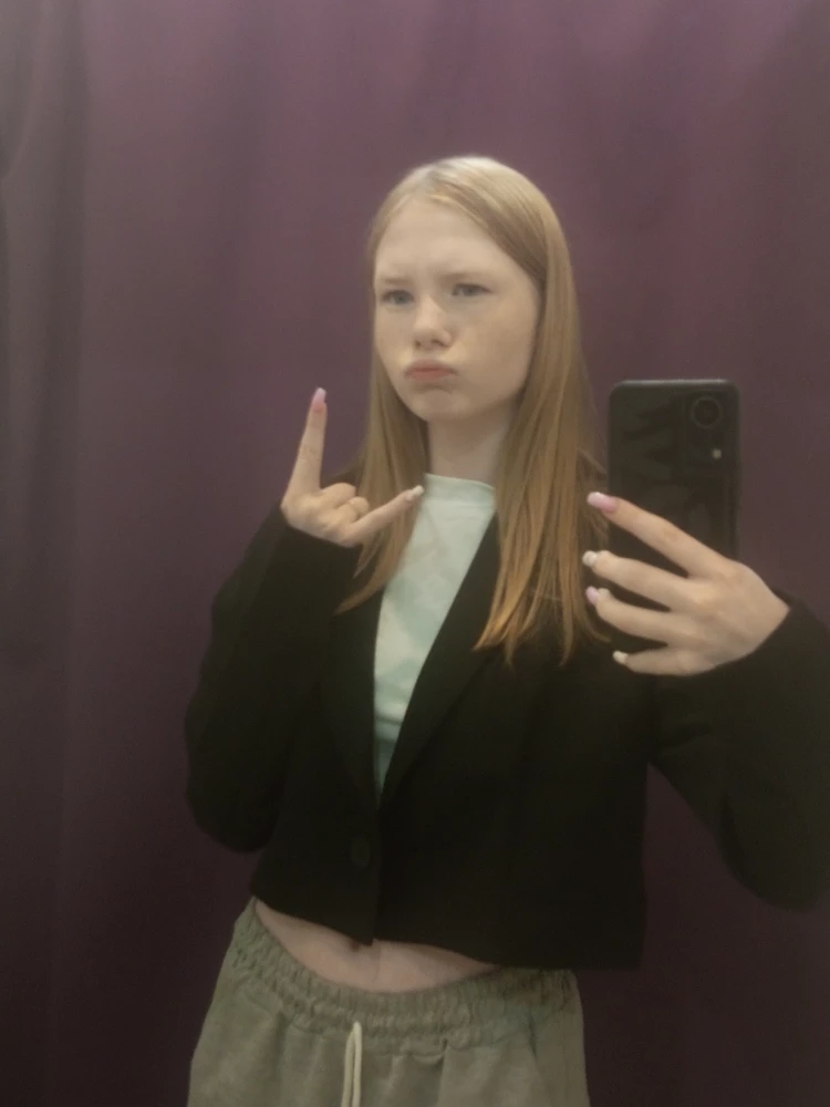 все отлично, но плечи широковаты