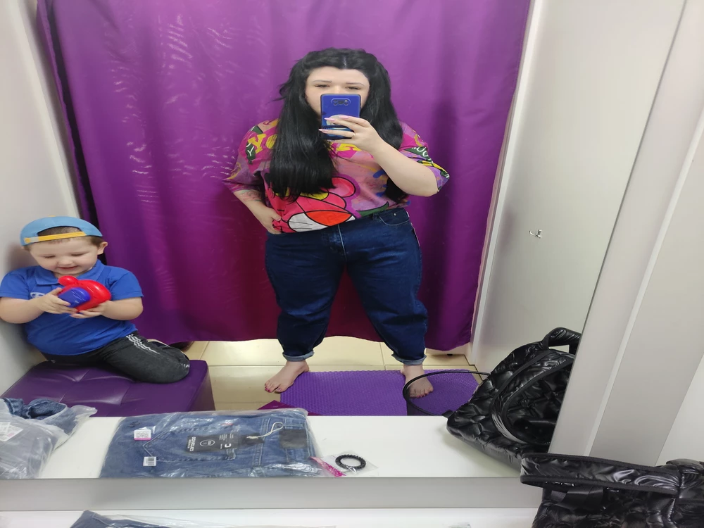 Хорошие джинсы, правда не много грубоваты, и не угадала с размером, но из трех разных моделей выбрала их