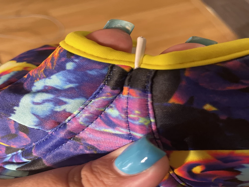 После 3х !!!! раз одеваний , за такие деньги такое отвратительное качество! Очень жалею, что взяла несколько купальников этой фирмы, надо было сначала понять как будет в носке один. Не рекомендую.