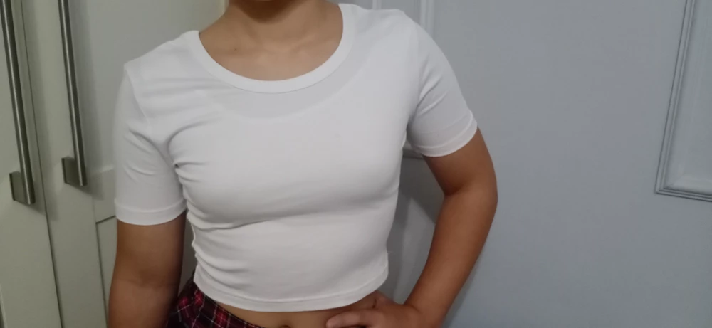 Футболка супер. И в школу подойдёт. Ребенку нравиться и мне тоже.