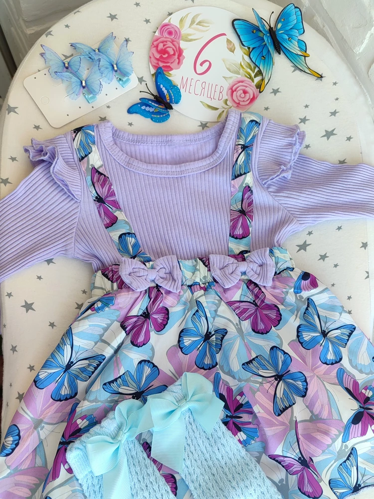 Красивое нарядное платье 👗ткань приятная, не чистый хлопок, конечно, но "на выход" подойдёт, кроме того, хорошо переносит машинную стирку 🙂 размер 80 подошёл на девочку 6мес ростом 70-72 см, и весом 7 кг с небольшим запасом (рукава подворачивала).