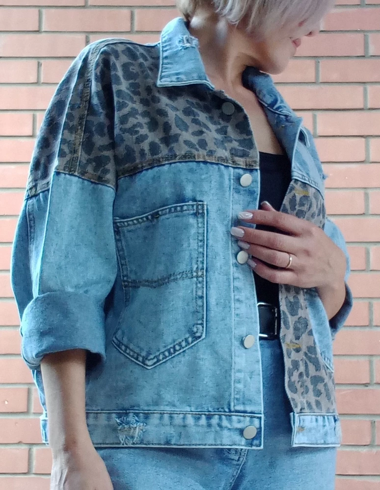 Хорошая джинсовая,на свой 44 размер взяла S,села замечательно