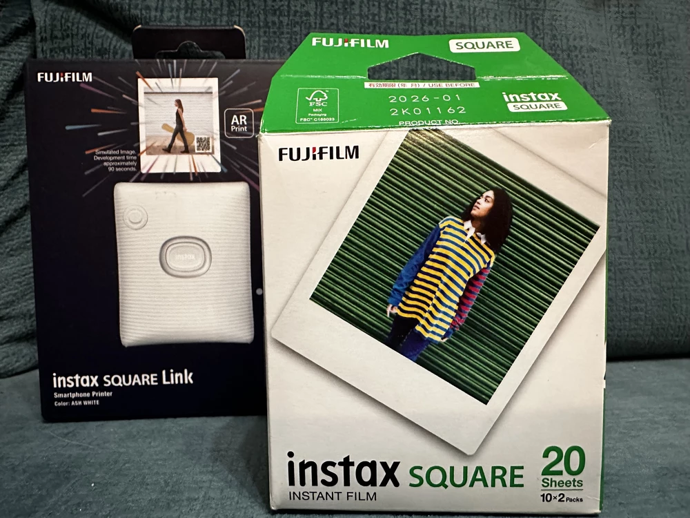 Заказала для принтера instax square link, все подошло
Фотографии хорошие получились