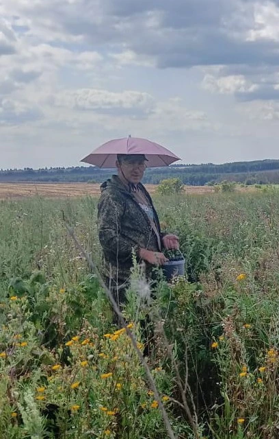 Супер. При сборе смородины в поле на солнце очень помог, правда пришлось побороться с женой за него)))