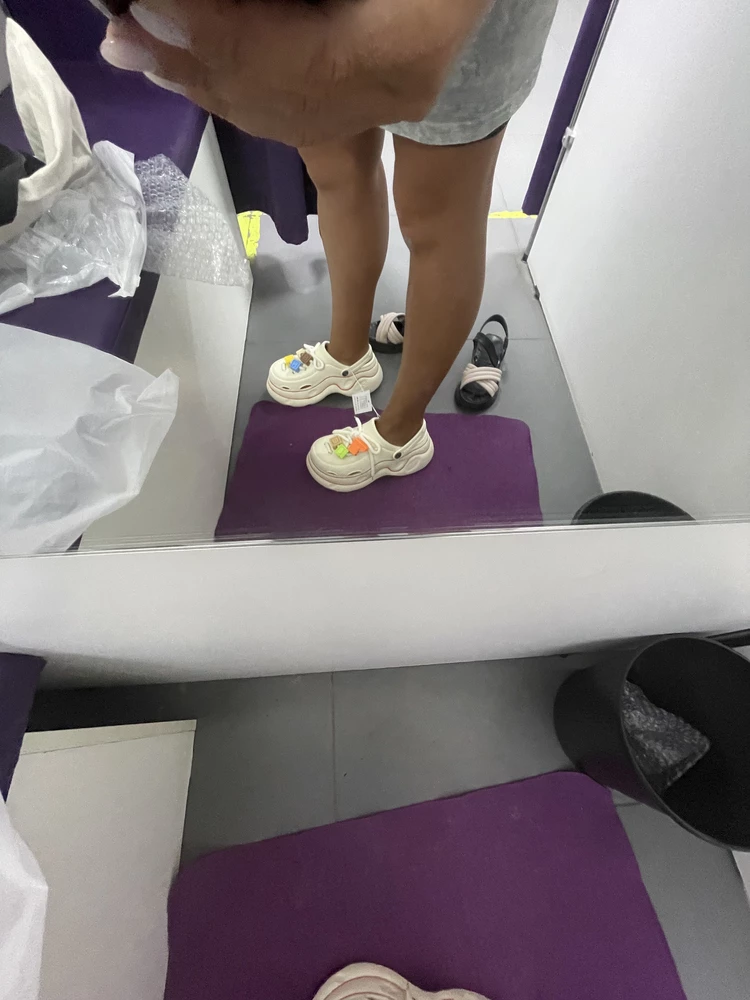 Маломерят на размер.