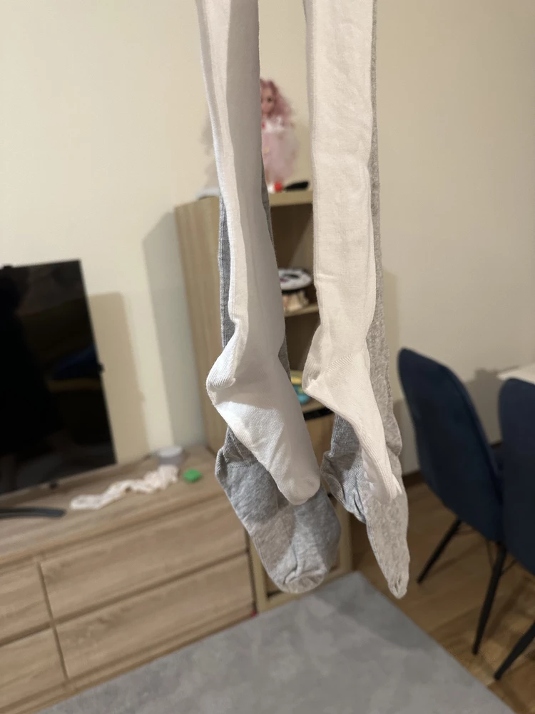 Заказала 3 цвета одного размера. Уже не первый раз беру и нравится качество. Но серый цвет намного длинее. Проверила упаковку, которую я порвала, конечно, чтобы открыть. Размер указан мой