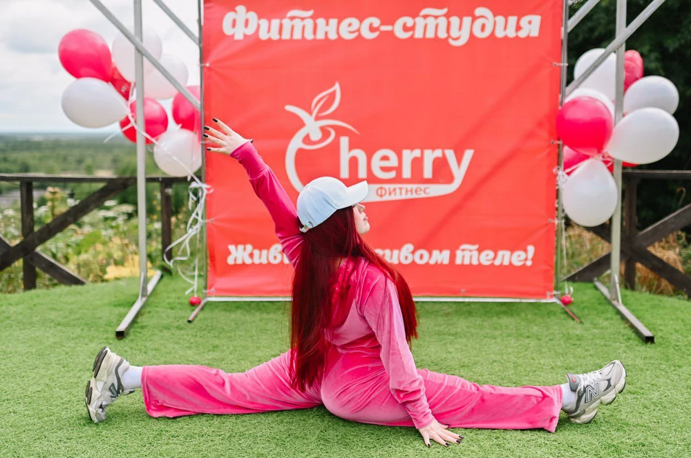 Костюм великолепный! ✨🤍 
Девочки делают на улице комплименты с: это так приятно! 
Еще мой психотерапевт его тоже оценил))) 

Костюм отлично тянется, в нем можно гулять, ходить на праздники, заниматься спортом - он всегда смотрится вау супер класс 10/10