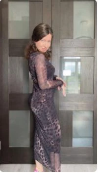 Красивое платье. Село идеально . Брала размер м . Нитки нигде не торчат