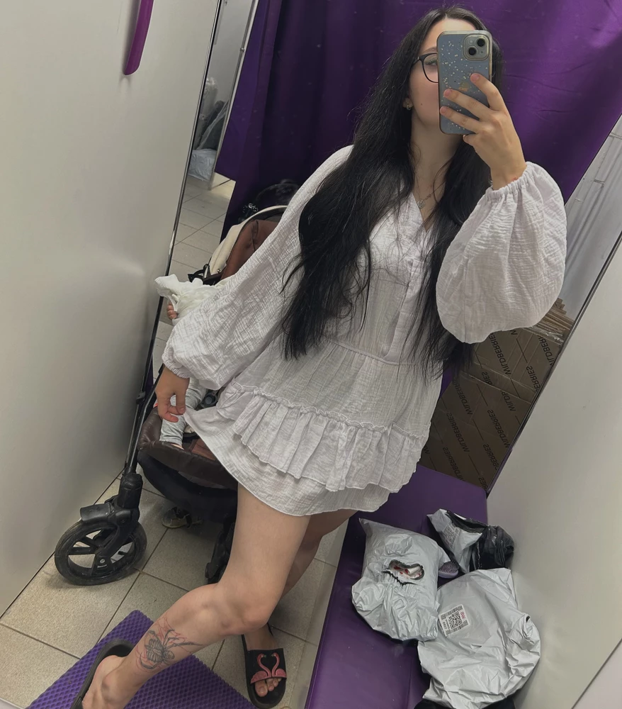 Ткань приятная. Цвет кипельно белый. Но отказ так как на рост 169 очень короткое