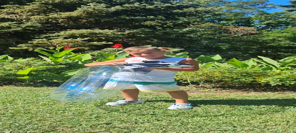 Нам повезло,проплавали весь отпуск на море-не лопнул,не прокололся.