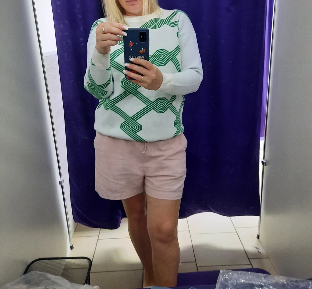 Мягонькая и приятная к телу, без затяжек и швы хорошо обработаны. Села отлично, под брюки или джинсы будет в самый раз. Выкупила за 18 бел.рублей, за такие деньги просто находка. Спасибо продавцу