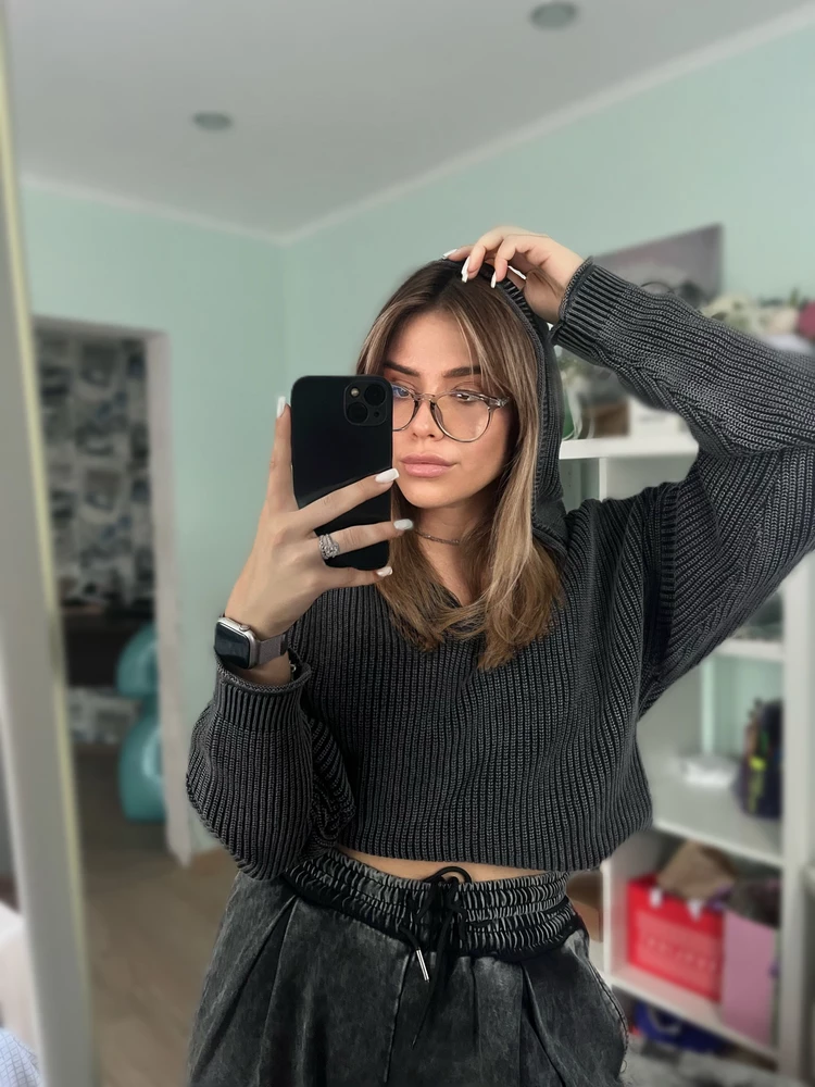 Благодарю продавца за новую качественую вещь в своем гардеробе. 
Материал очень мягкий и приятный к телу, модель сидит идеально по фигуре, быстрая доставка тоже не может не радовать 🩵