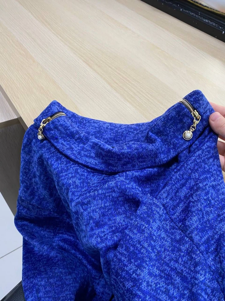 Очень красивая кофточка! Швы аккуратные, все ровные, нигде ничего не торчит. 
Приятная к телу ткань, закажу себе вторую в другом цвете