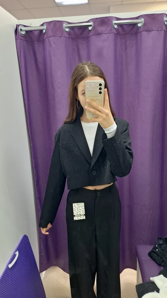 Нормально, но плечи широковатые