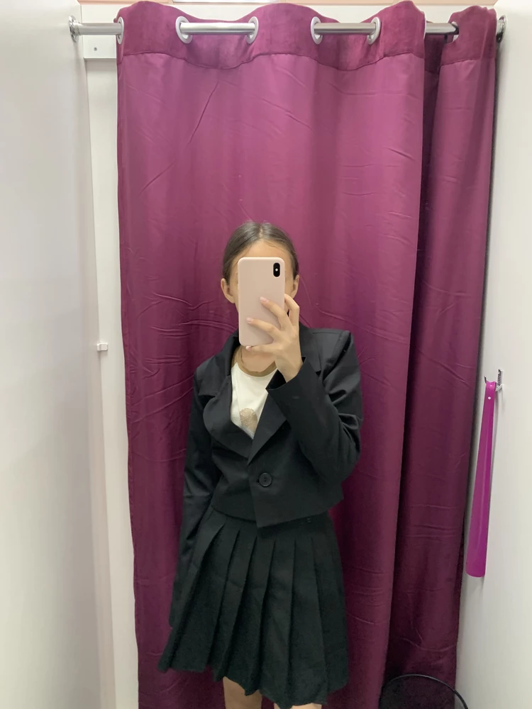 заказала к этому пиджаку , но юбка кажется короткой хотя все по параметрам