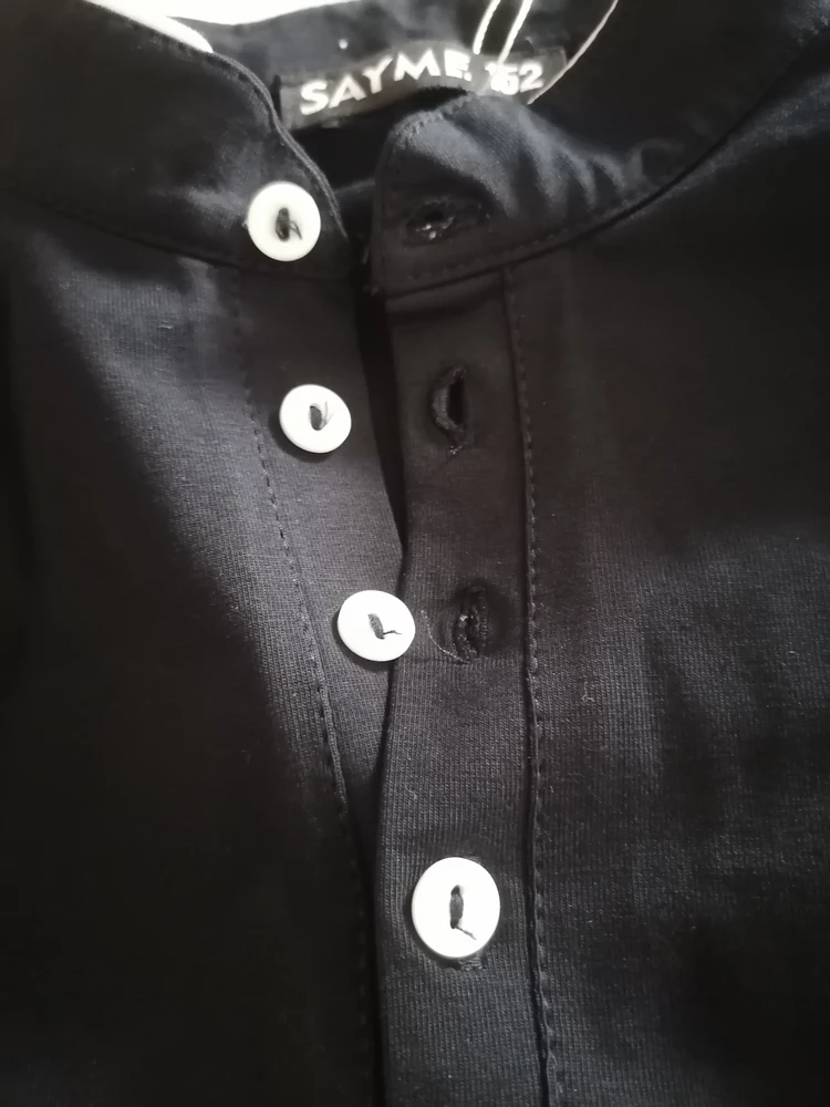 Лонгслив хороший, но для такой цены торчащие нитки... Цена явно завышена 2100... За 2 месяца цена выросла более, чем в 2 раза. Возврат