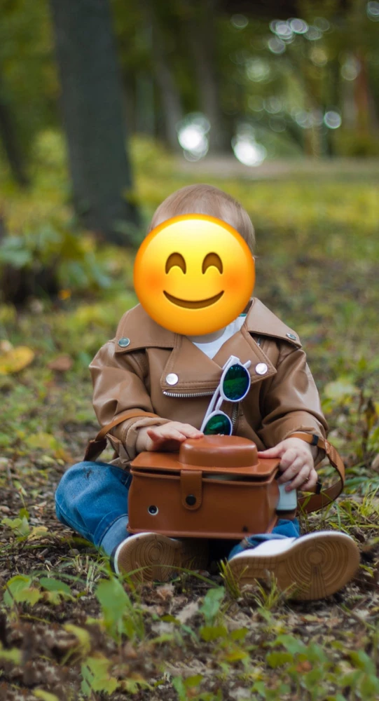 На годик (79 рост) , 90 немного большеват , но это скорее плюс. Брали на фотосессию, а останется еще на «походить»